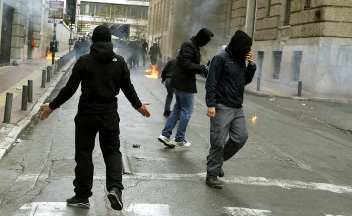 Συνεχίζει το ανθελληνικό παραλήρημα ο Ρουβίκωνας και προειδοποιεί…